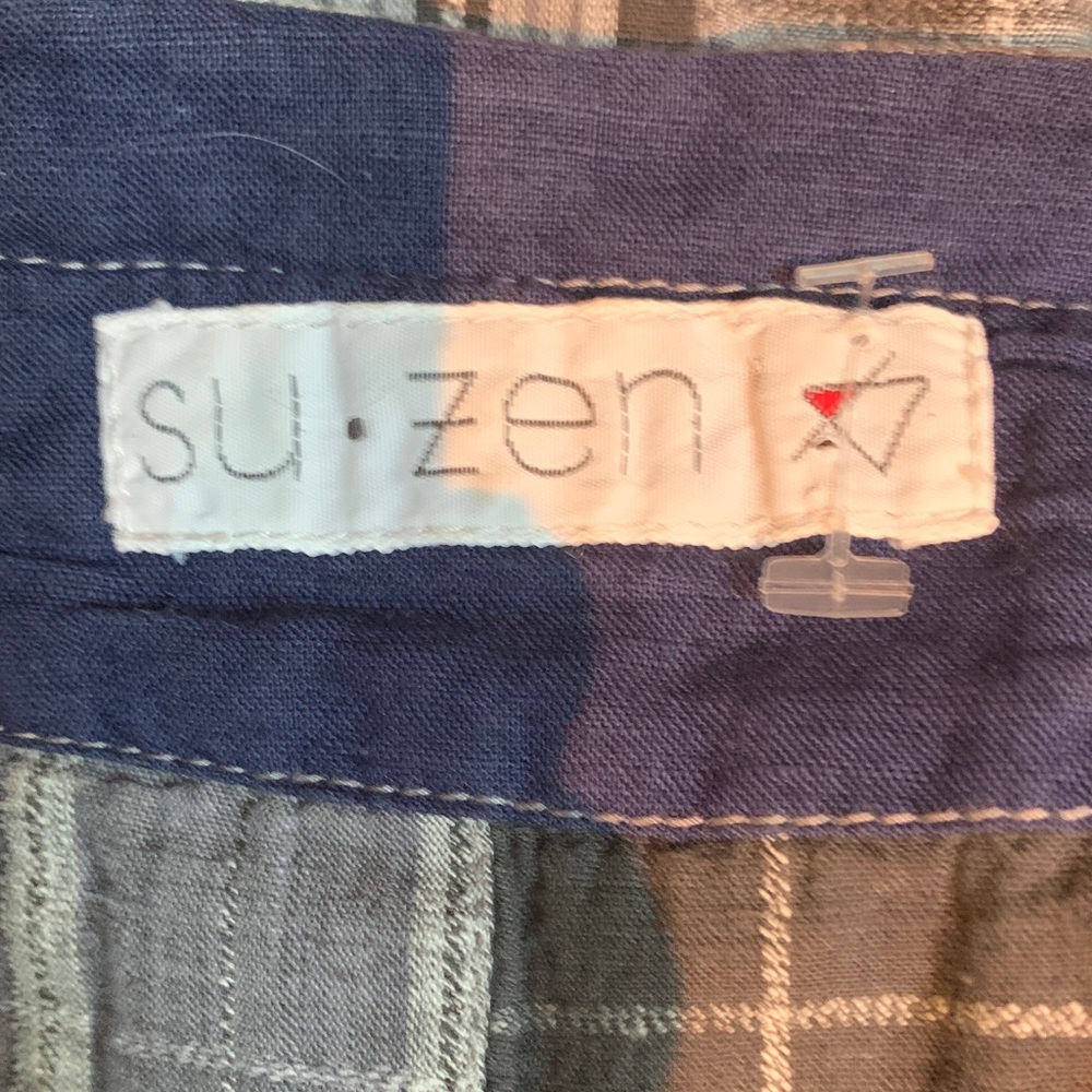 Su-Zen funky asymmetrical top in Black, pale purple, white and gray - Picture 5 of 7
